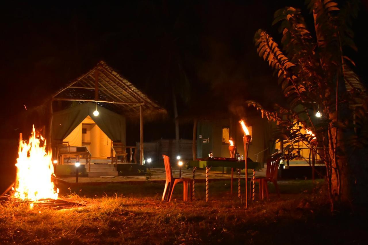 Jungle View River Camping Udawalawe Exterior photo